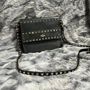 Garavani Valentino BLACK LEATHER STUDDED PURSE USED